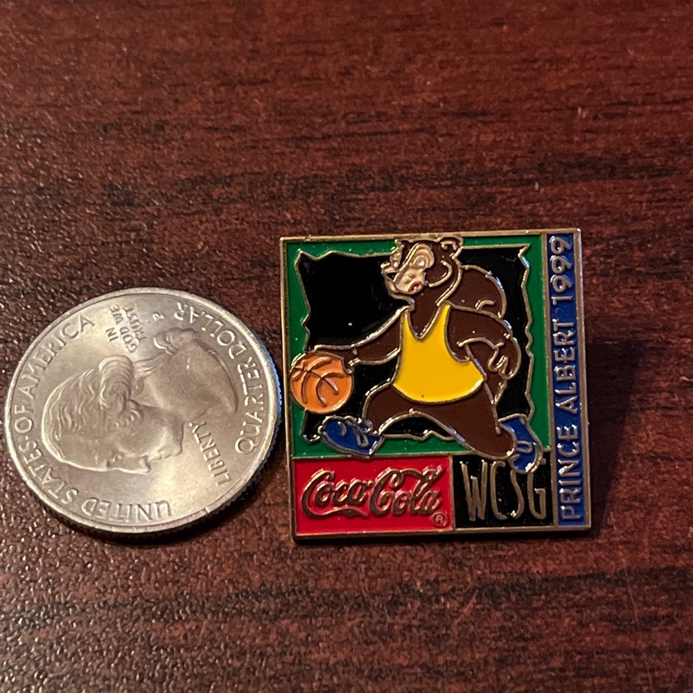 Vintage 1999 Coca Cola Coke Prince Albert Squirrel WCSG Basketball Pin - Picture 3 of 3